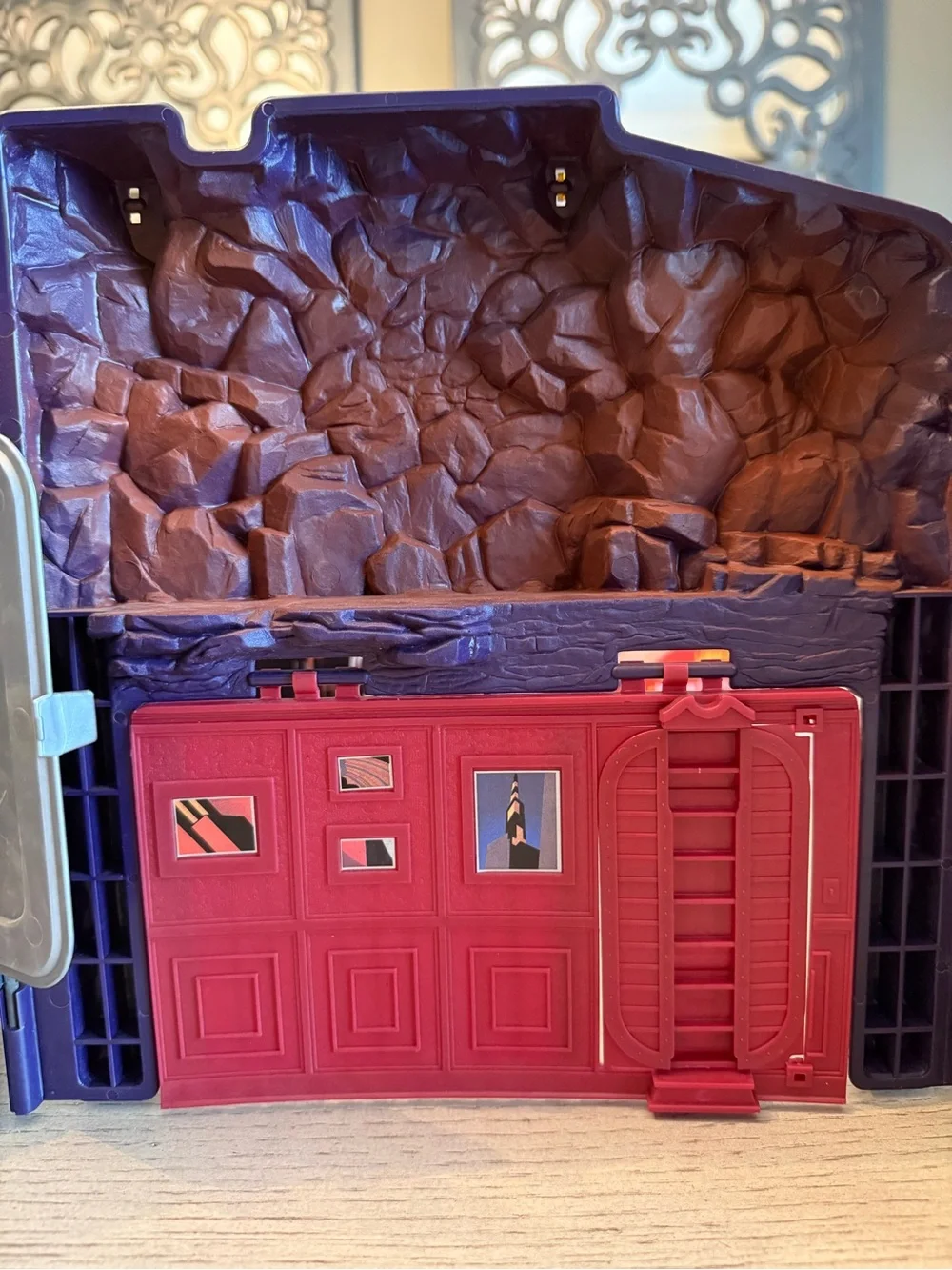1992 Kenner Batman The Animated Series Batcave Command Center